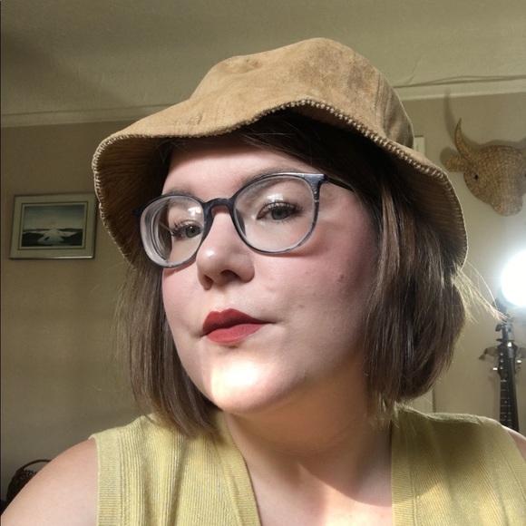 Meet your new Posh Pals, Annah & Dan - Picture 4 of 5